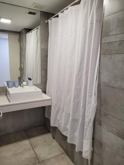 Moderno Monoambiente Gym Piscina Seguridad 24hs Hom Edificio Subte D * Buenos Aires